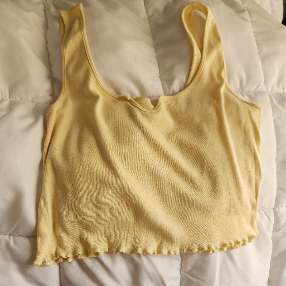 Fitted Yellow Sleeveless Crop Tank